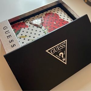 NWT IN BOX • Floral Guess Wallet